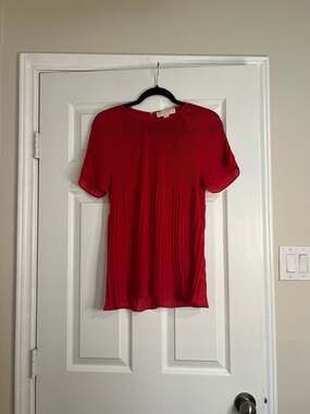 Michael Michael Kors Red Pleated Short Sleeve Blouse Size M
